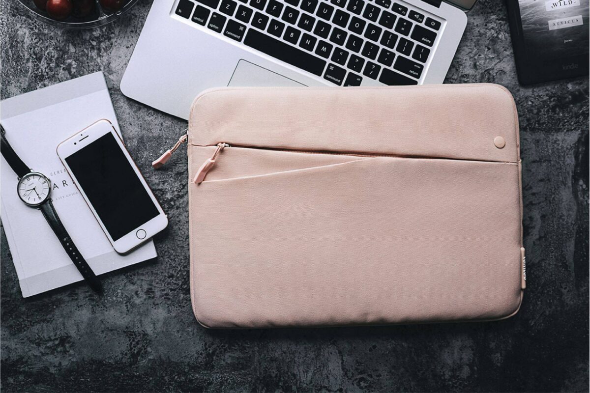 Tomtoc Light B18 Tablet Protection Sleeve ซองกระเป๋าสำหรับ Laptop / MacBook ขนาด 11" - Pink[Pre-Order] - Image 4