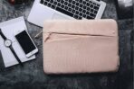 Tomtoc Light B18 Tablet Protection Sleeve ซองกระเป๋าสำหรับ Laptop / MacBook ขนาด 11" - Pink[Pre-Order] - Image 4