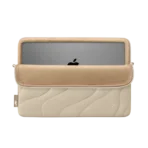 Tomtoc Terra A27 Laptop Sleeve ซองกระเป๋าสำหรับ Laptop / MacBook ขนาด 13" - Natural Sand [Pre-Order] - Image 7
