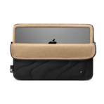 Tomtoc Terra A27 Laptop Sleeve ซองกระเป๋าสำหรับ Laptop / MacBook ขนาด 13" - Lavascape [Pre-Order] - Image 6